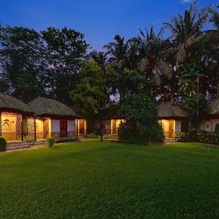 Ibiza The Fern Resort & Spa, Calcutta Buitenkant foto