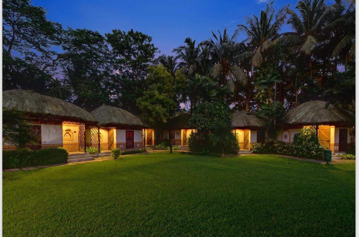 Ibiza The Fern Resort & Spa, Calcutta Buitenkant foto