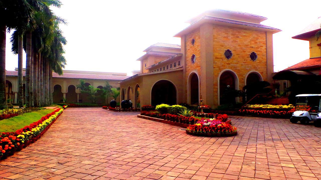 Ibiza The Fern Resort & Spa, Calcutta Buitenkant foto