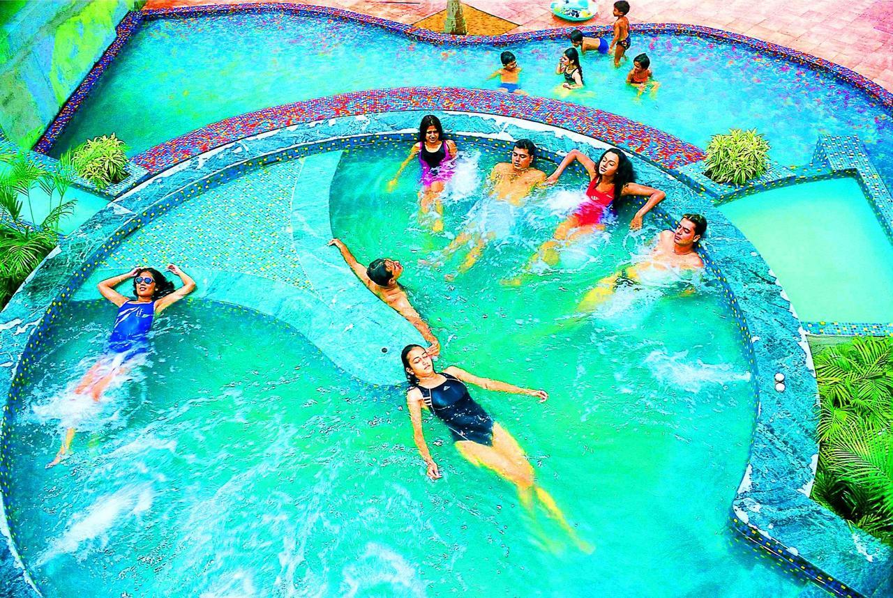 Ibiza The Fern Resort & Spa, Calcutta Buitenkant foto