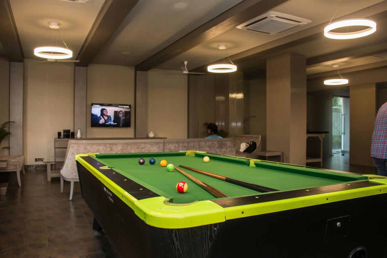 Ibiza The Fern Resort & Spa, Calcutta Buitenkant foto
