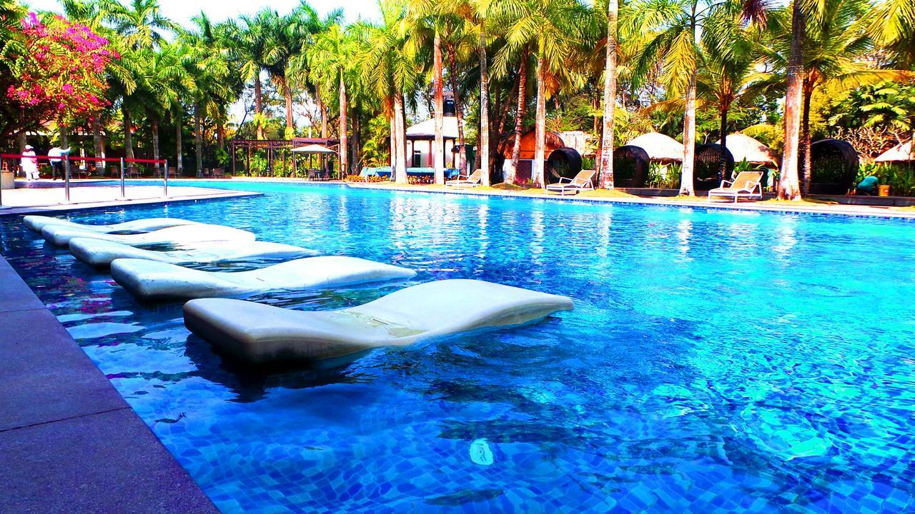 Ibiza The Fern Resort & Spa, Calcutta Buitenkant foto