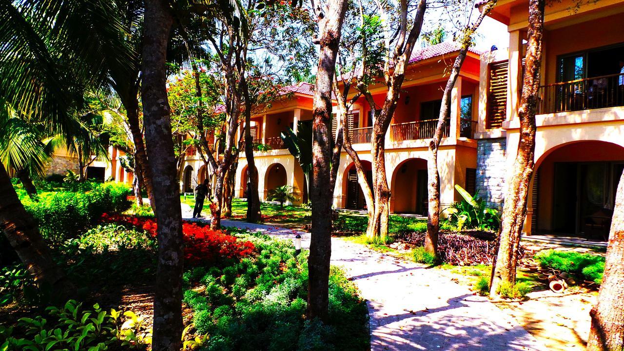Ibiza The Fern Resort & Spa, Calcutta Buitenkant foto