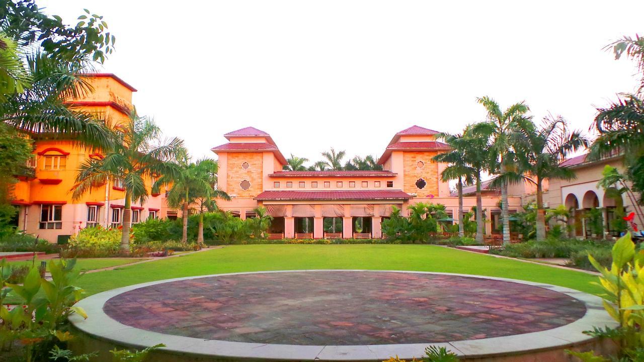 Ibiza The Fern Resort & Spa, Calcutta Buitenkant foto