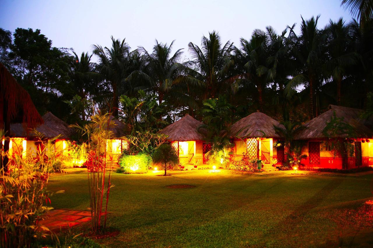 Ibiza The Fern Resort & Spa, Calcutta Buitenkant foto
